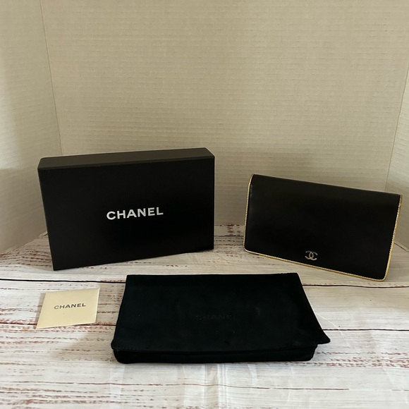 Chanel Black Leather Gold Trim Wallet with Chanel Box Can carry as clutch or WOC - Picture 5 of 14